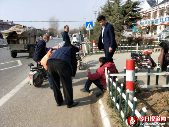 山東沂水縣沂城街道石良店子村網(wǎng)格長(zhǎng)魏相伍救死扶傷獻(xiàn)愛(ài)心377.png