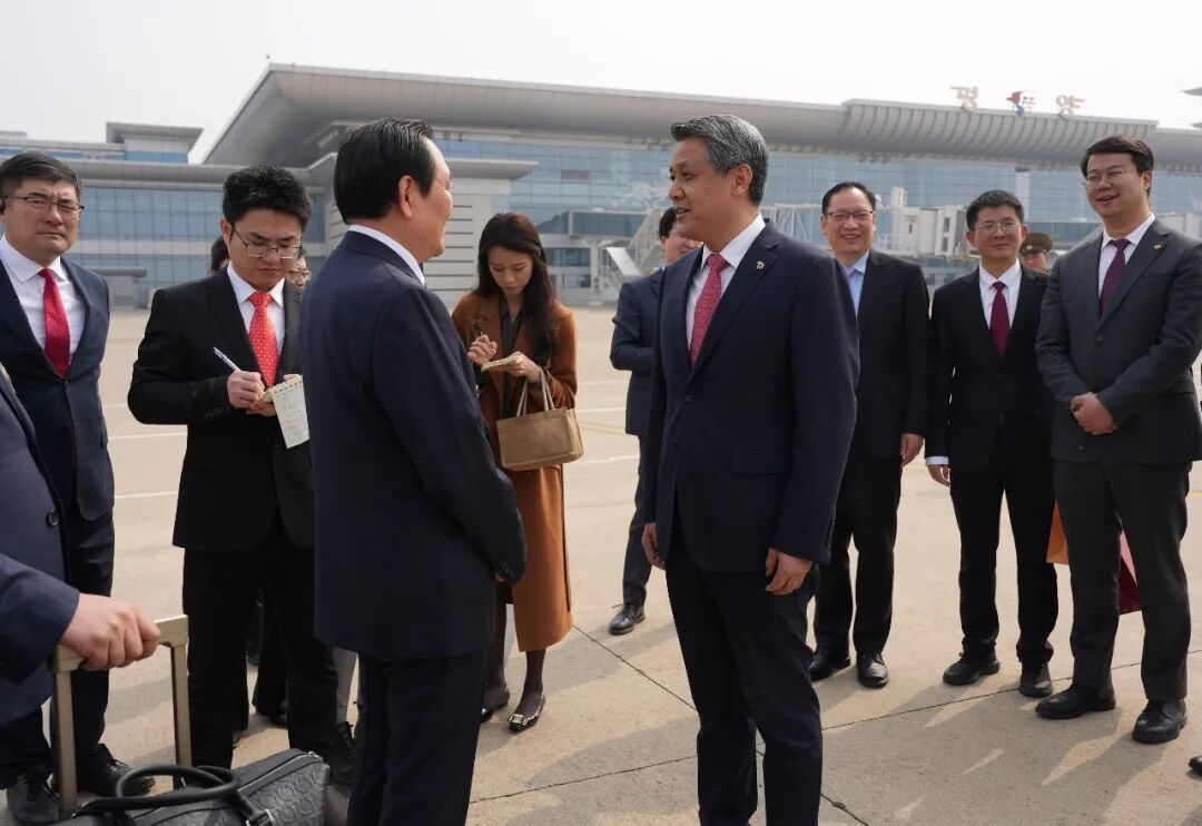 �Ї�����������ƽ��ֱ�w���\(y��n)������(f��)��������܊��ʹӭ�������˿�