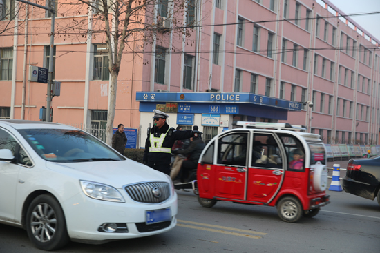 交警在執(zhí)勤
